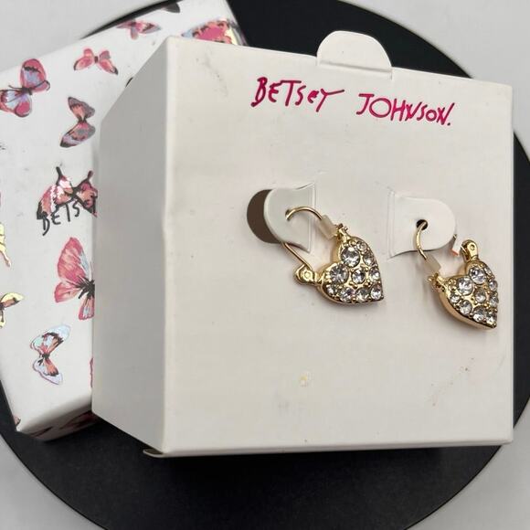 Betsey Johnson Romantic Crystal Heart Lock Drop‎ Gold Tone Earrings New - Picture 6 of 6
